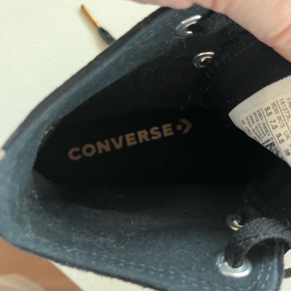 Black suede Converse in a size 7.5 - Picture 4 of 6